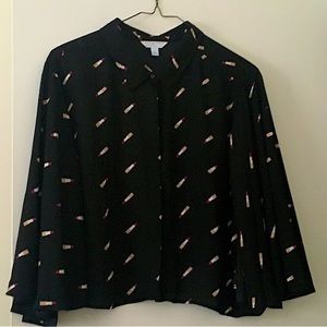 Lipstick motif blouse